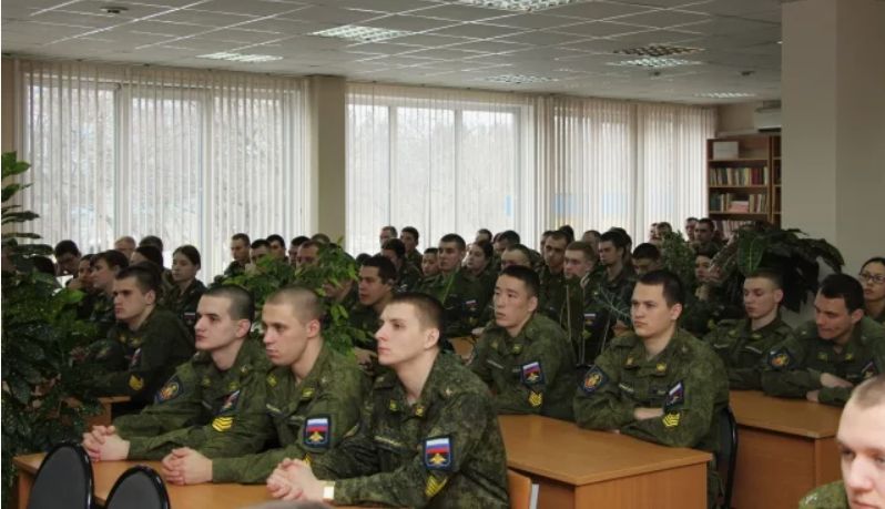 Возможность в 2025 году поступить в Военно-инженерный институт при Сибирском федеральном университете.