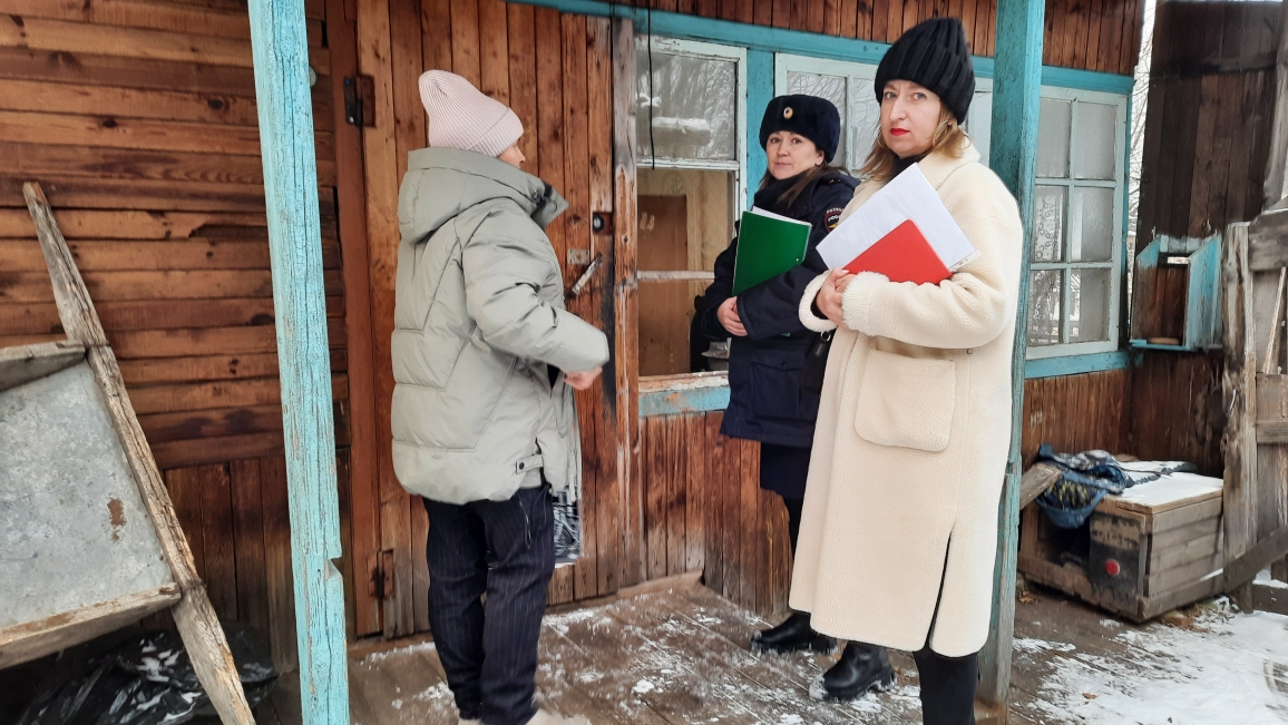 Рейд в неблагополучные семьи  приуроченный к профилактической неделе «Здоровая семья».
